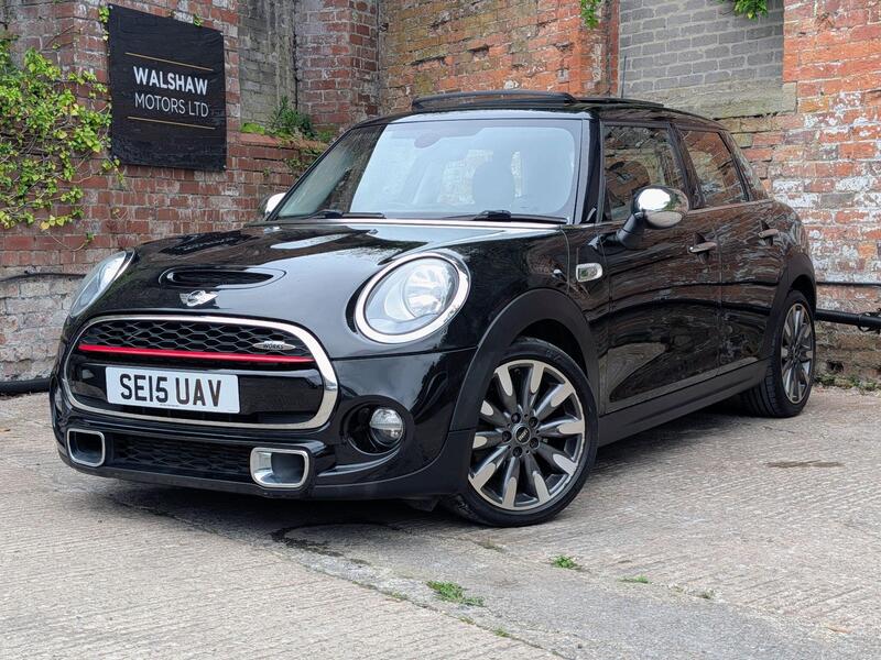 MINI Hatch — photo 1