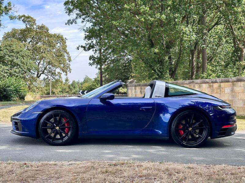 Porsche 911 view 4