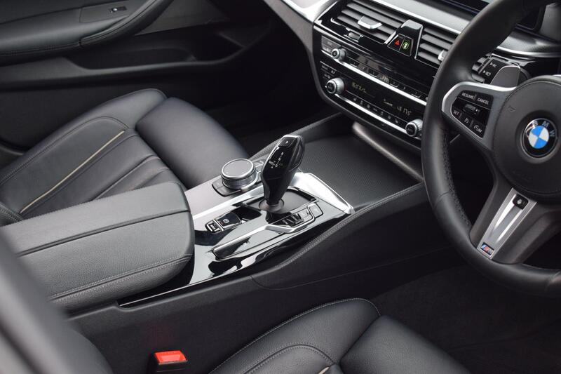 BMW 5 Series view 7