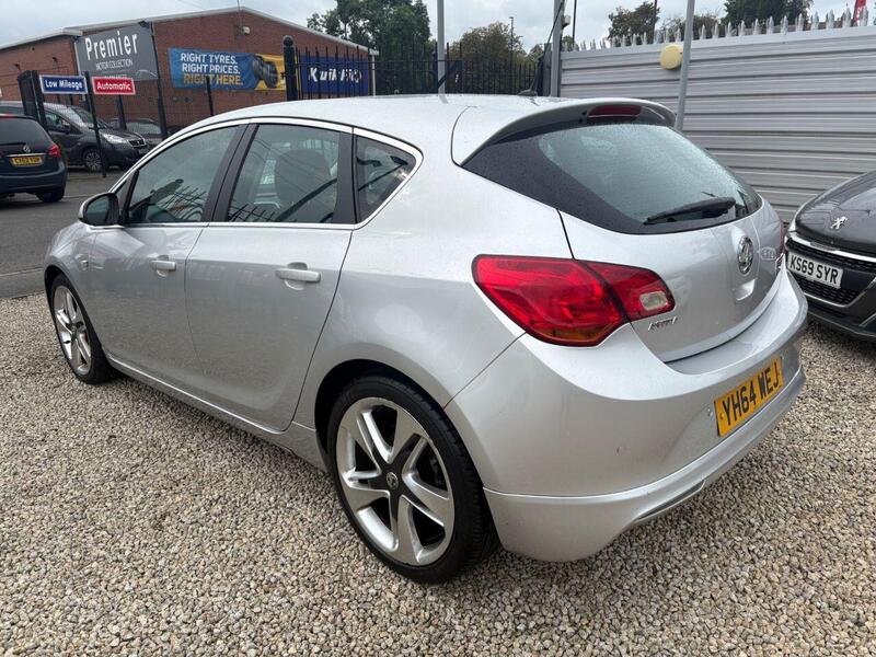 Vauxhall Astra view 4