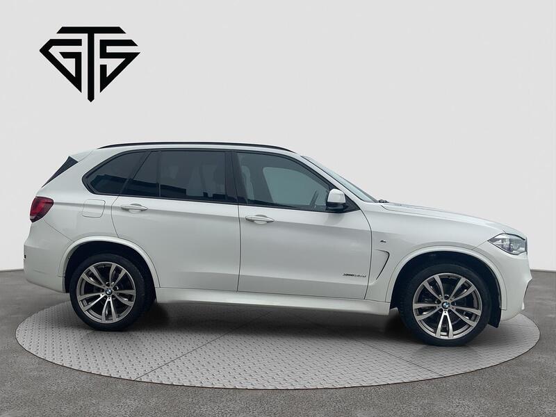 BMW X5 view 2