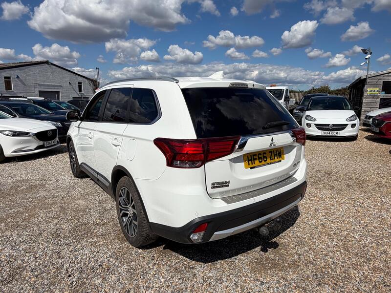 Mitsubishi Outlander view 7