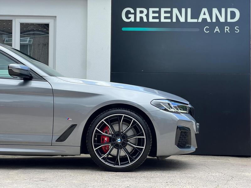 BMW 5 Series view 6