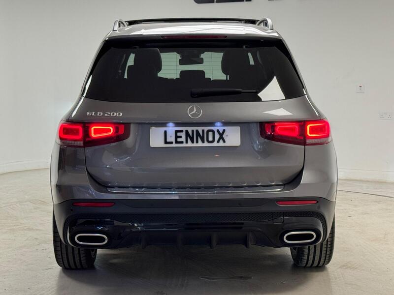 Mercedes-Benz Mercedes-Benz GLB view 6