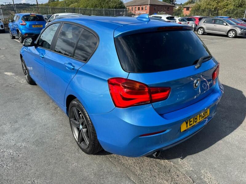 BMW 1 Series view 4