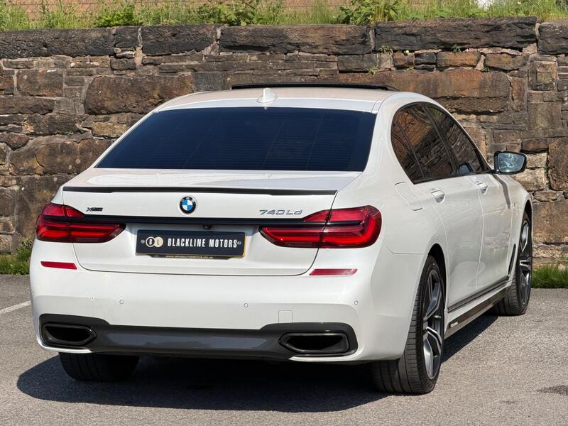 BMW 7 Series view 7