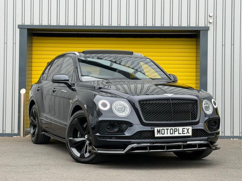 Bentley Bentayga view 3