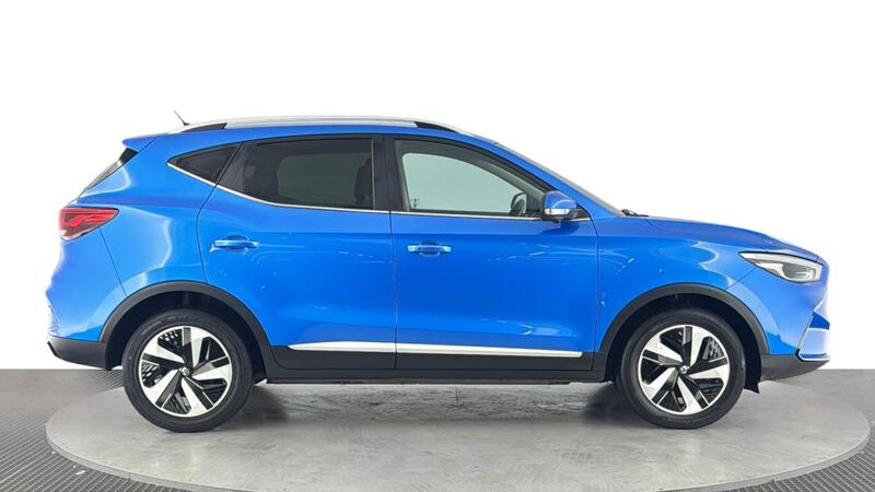 MG ZS view 3