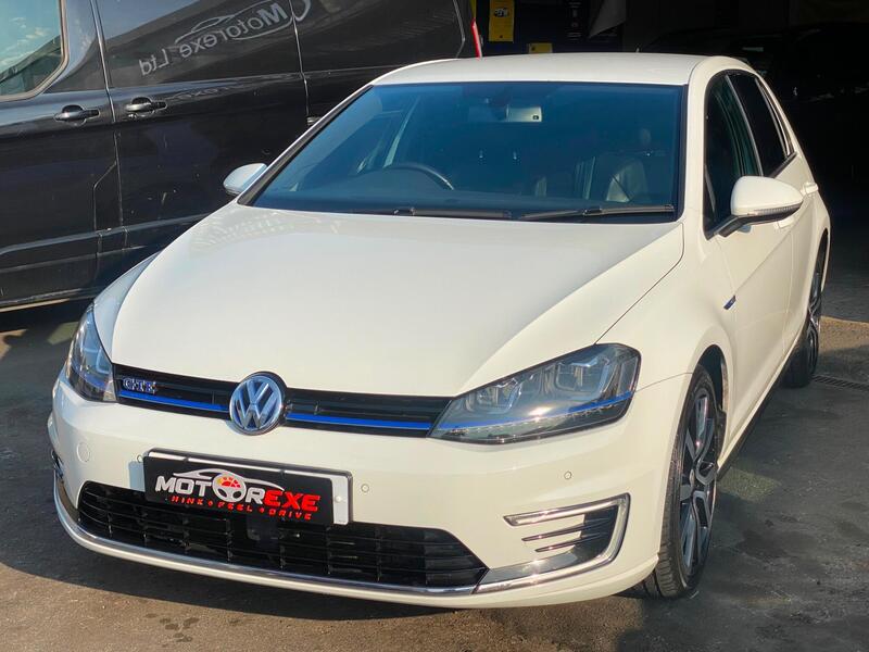 Volkswagen Golf view 3
