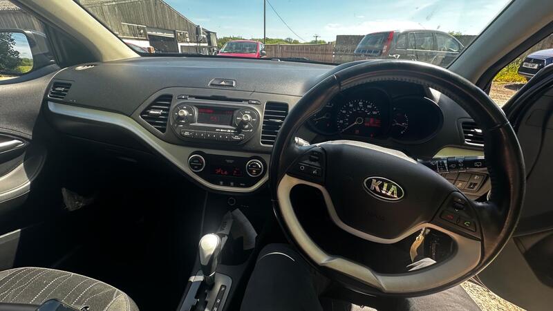 2015 Kia Picanto — photo 11