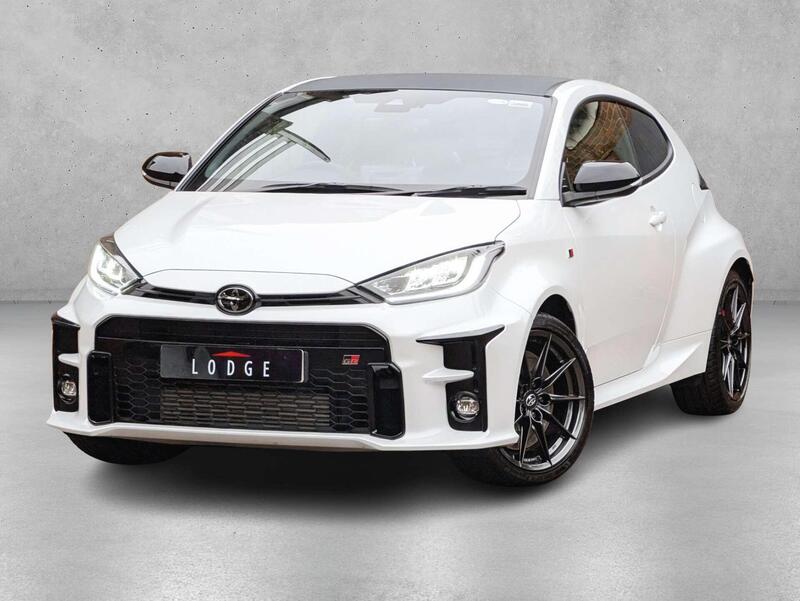 Toyota Yaris view 3