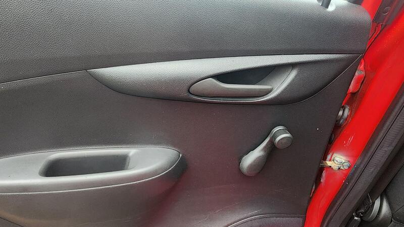 2015 Vauxhall Viva — photo 45