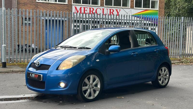 Toyota Yaris view 3