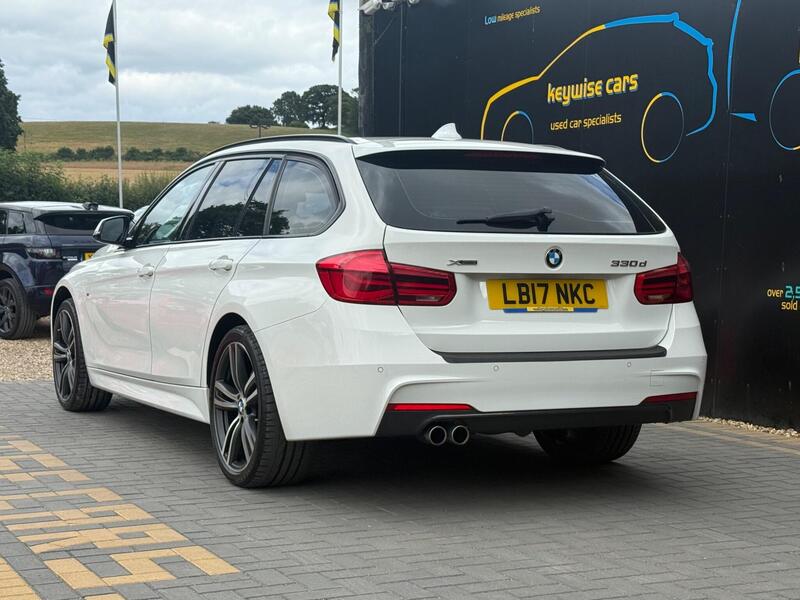 BMW 3 Series view 3