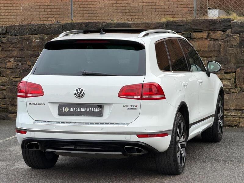 Volkswagen Touareg view 7