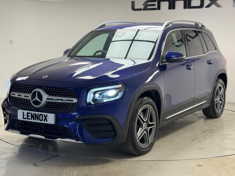 Mercedes-Benz Mercedes-Benz GLB view 3