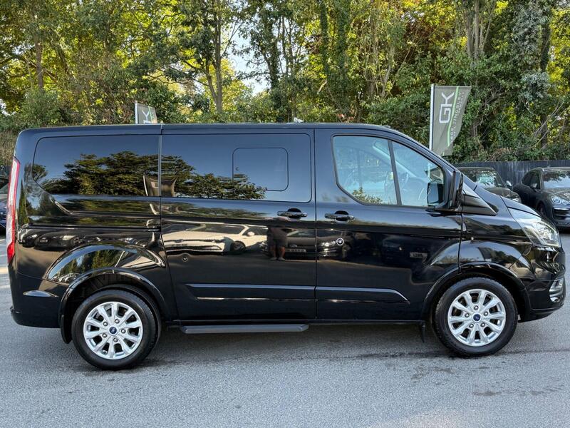 Ford Tourneo Custom view 5
