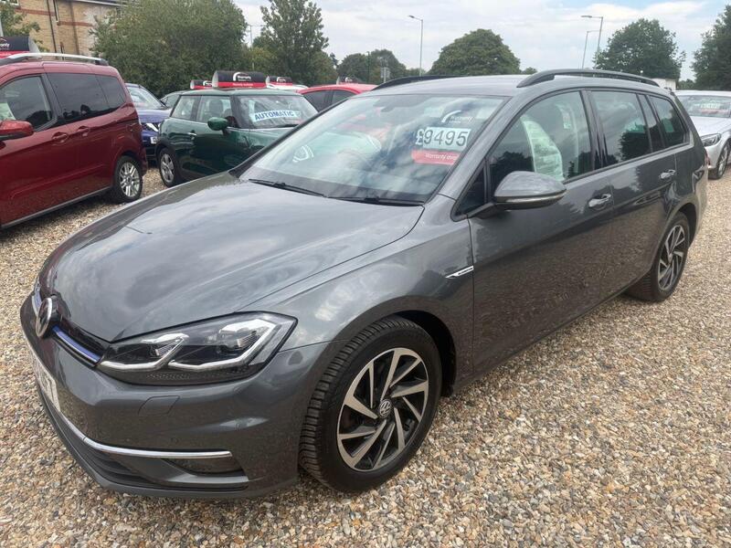 Volkswagen Golf view 4