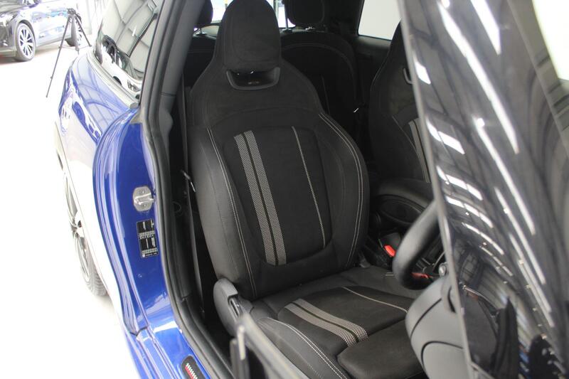 2019 MINI Hatch in Blue — image 60 of 71