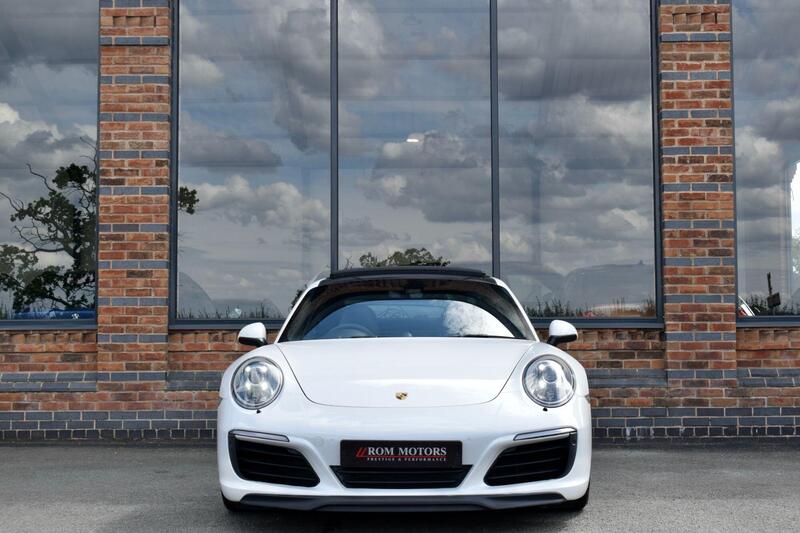 Porsche 911 view 4