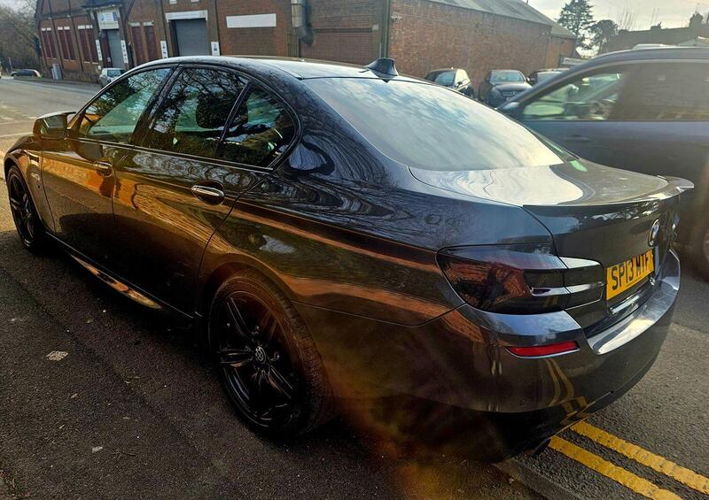 BMW 5 Series view 10