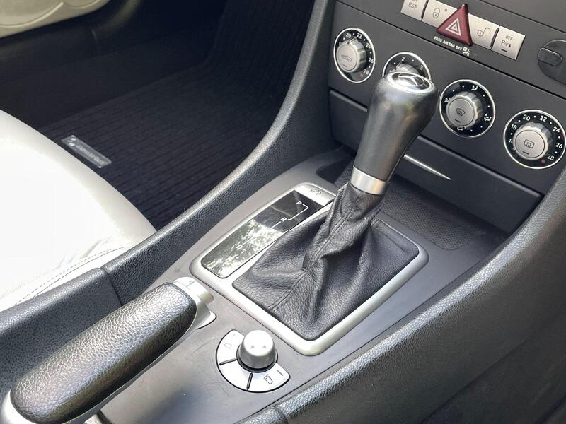 Mercedes-Benz SLK view 21