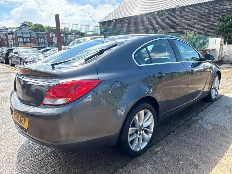 Vauxhall Insignia view 3