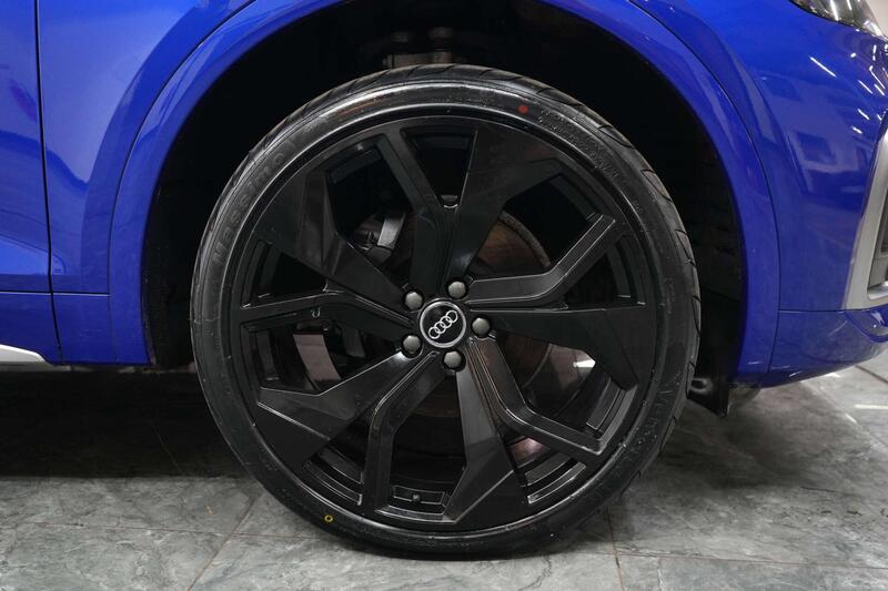 Audi Q5 view 7