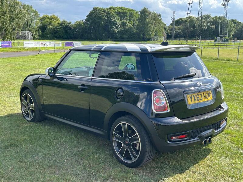 Mini Hatch view 7