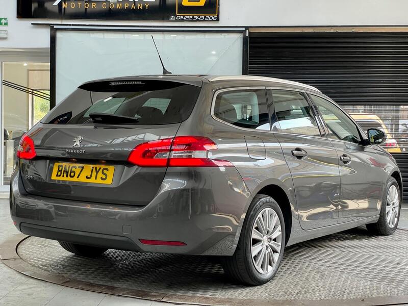 Peugeot 308 SW view 4