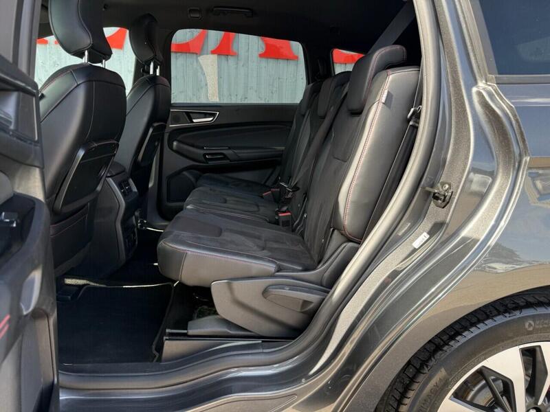 Ford S-Max view 3