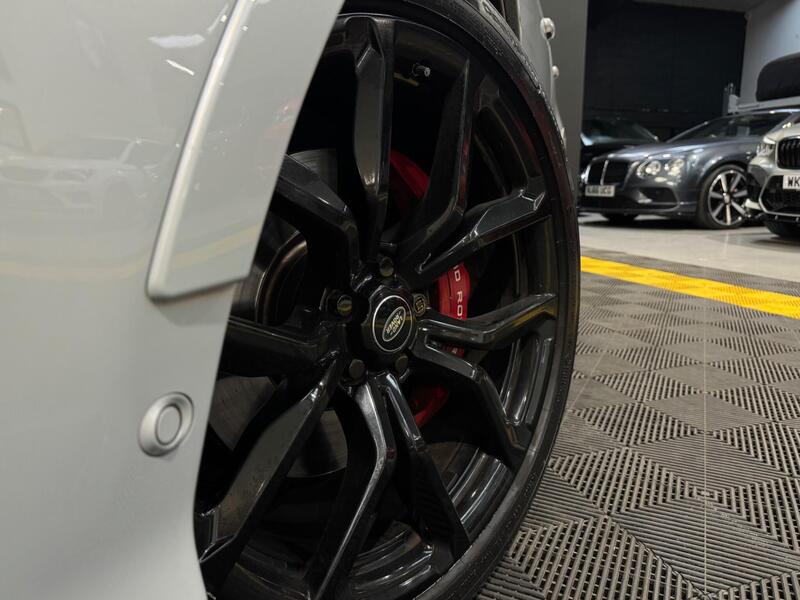 Land Rover Range Rover Sport view 2