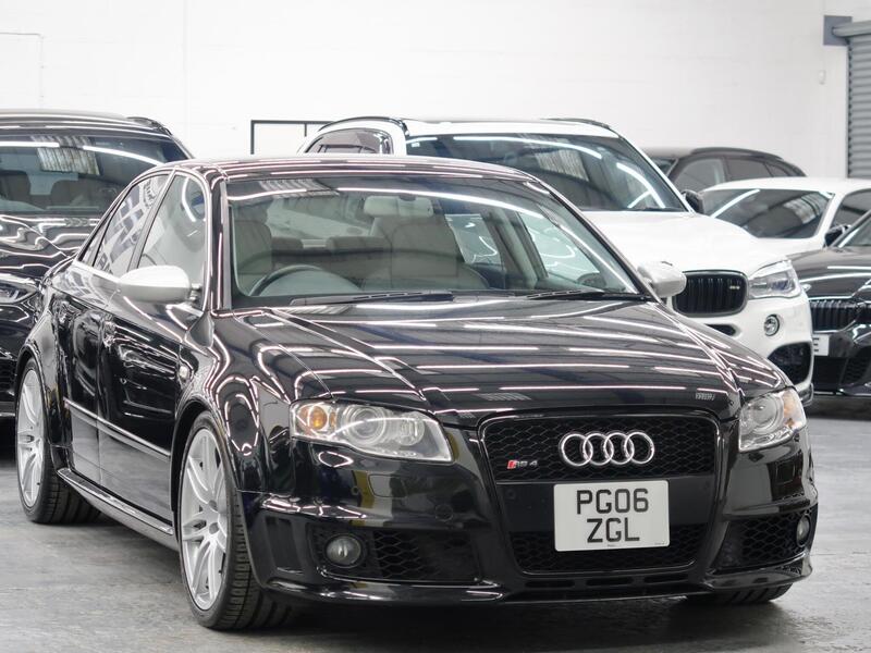 Audi RS4 view 5
