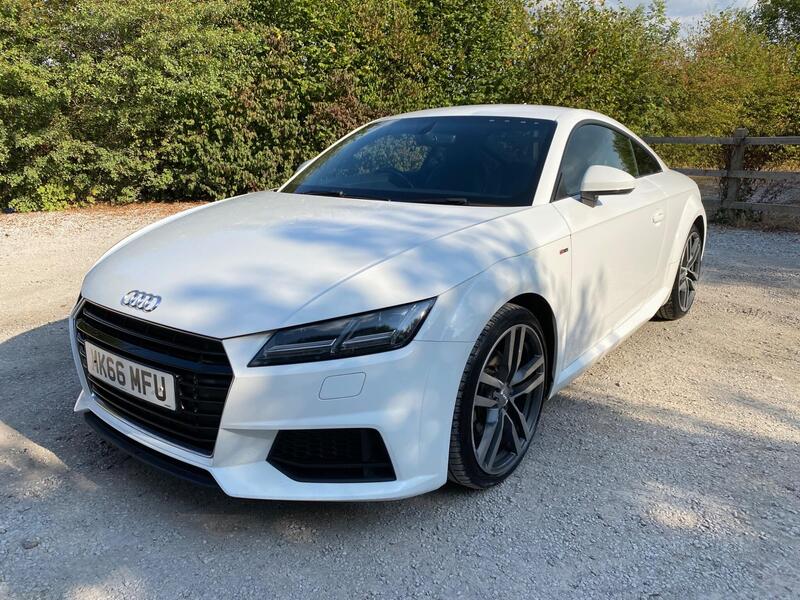 Audi TT view 3
