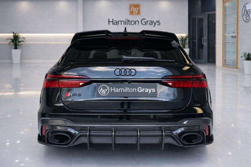 Audi RS6 Avant view 5