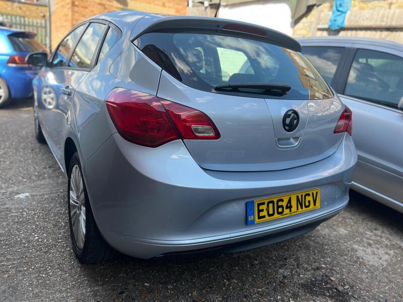 Vauxhall Astra view 3