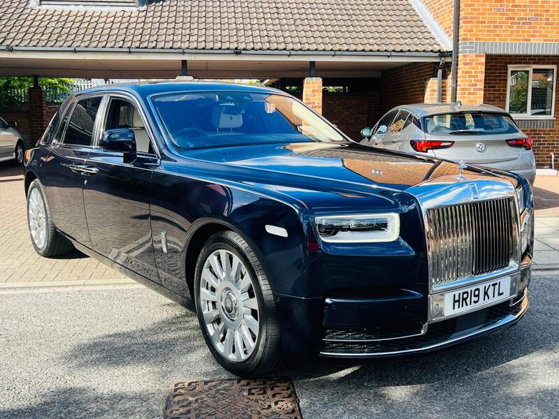 Rolls-Royce Phantom view 31