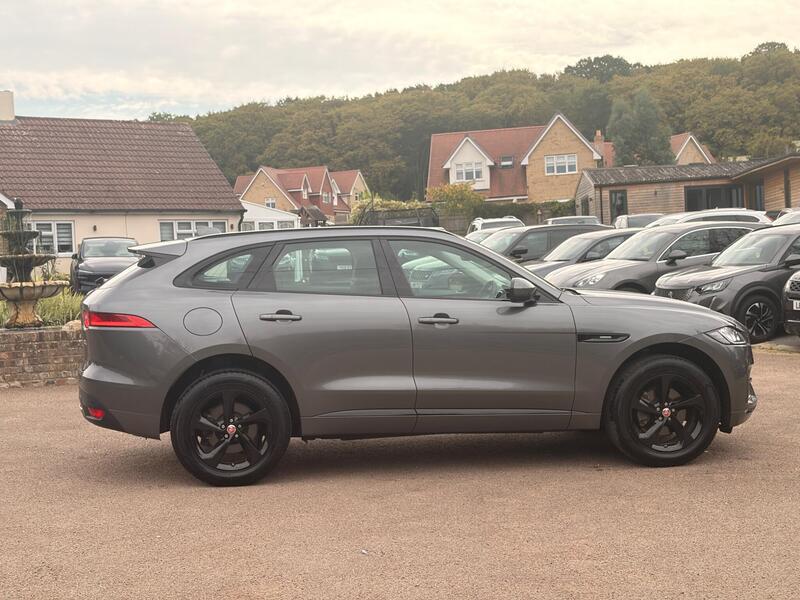 Jaguar F-Pace view 5