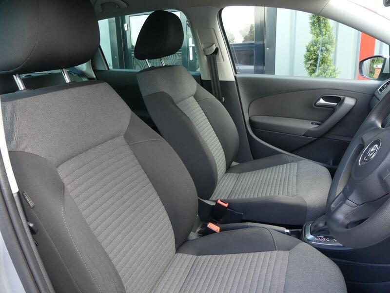 Volkswagen Polo view 3
