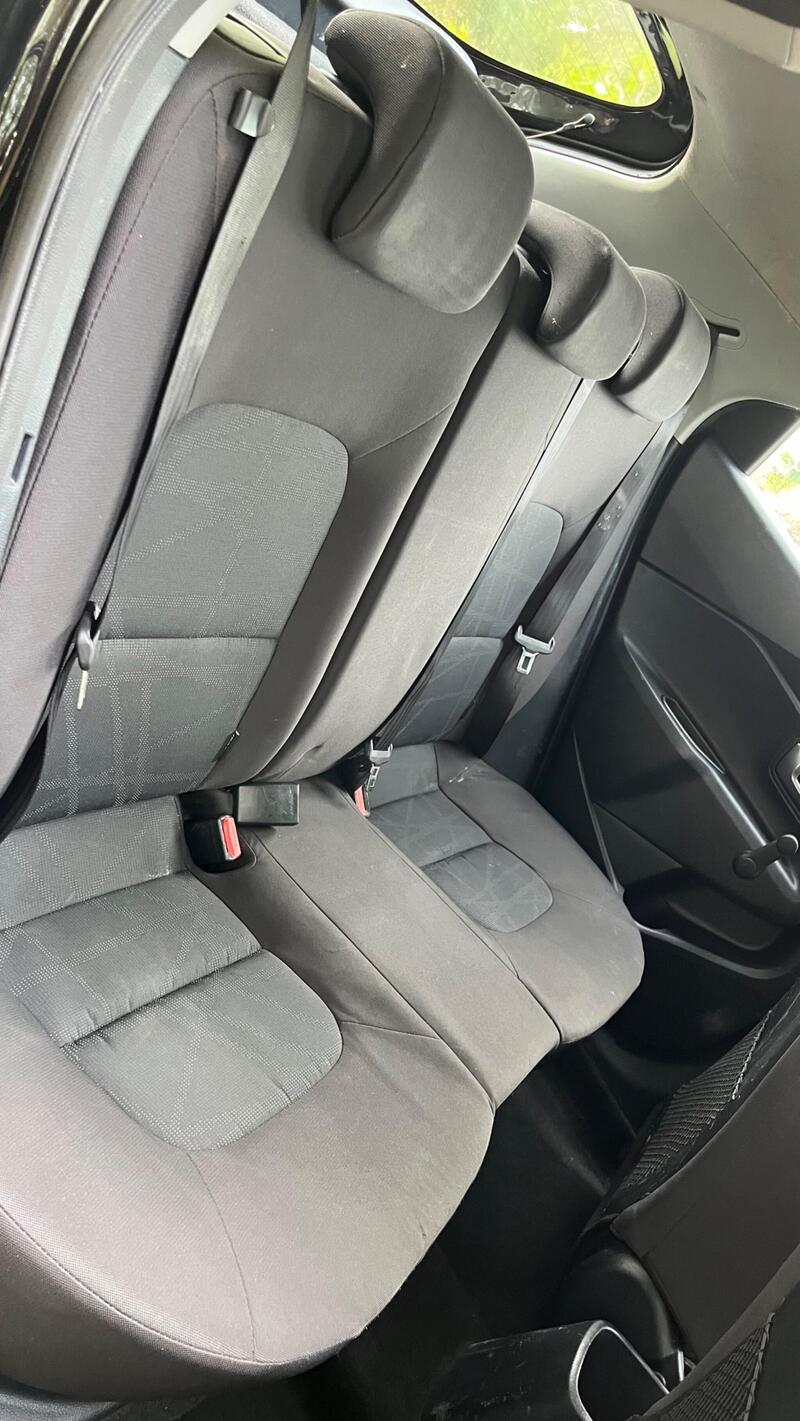 2016 Kia Rio — photo 32