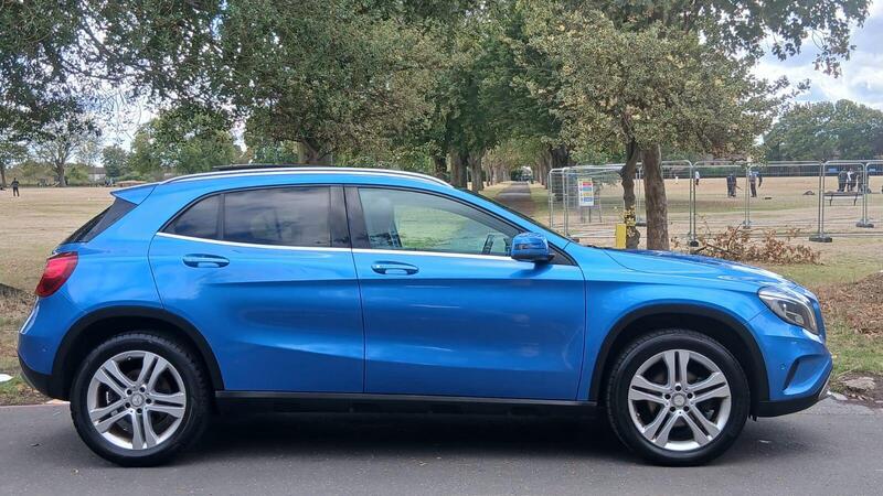 Mercedes-Benz Gla view 2