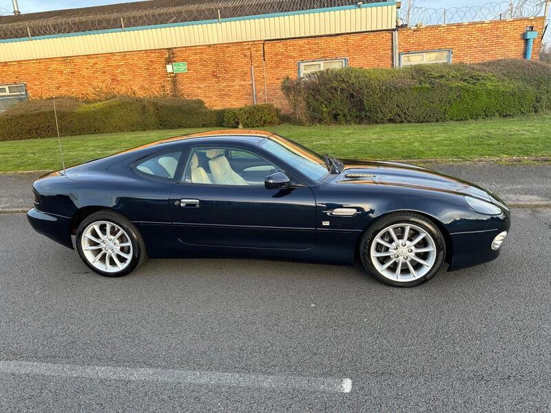 Aston Martin DB7 view 7