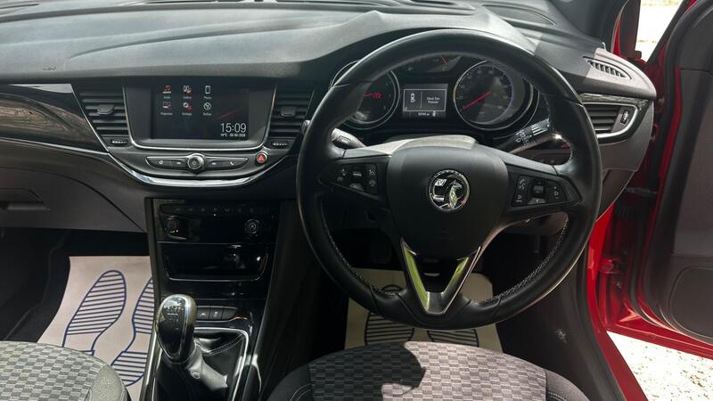 2017 Vauxhall Astra — photo 34