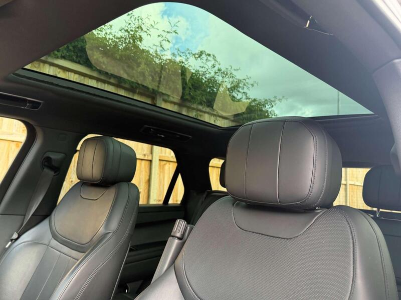 Land Rover Range Rover Sport view 2