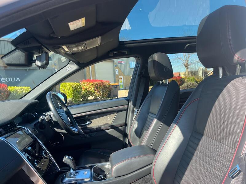 Land Rover Discovery Sport view 5