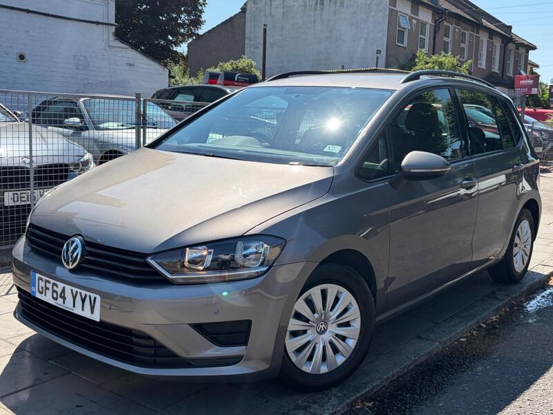 Volkswagen Golf SV view 6