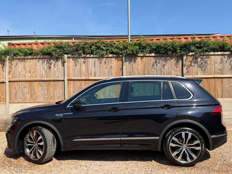 Volkswagen Tiguan view 6