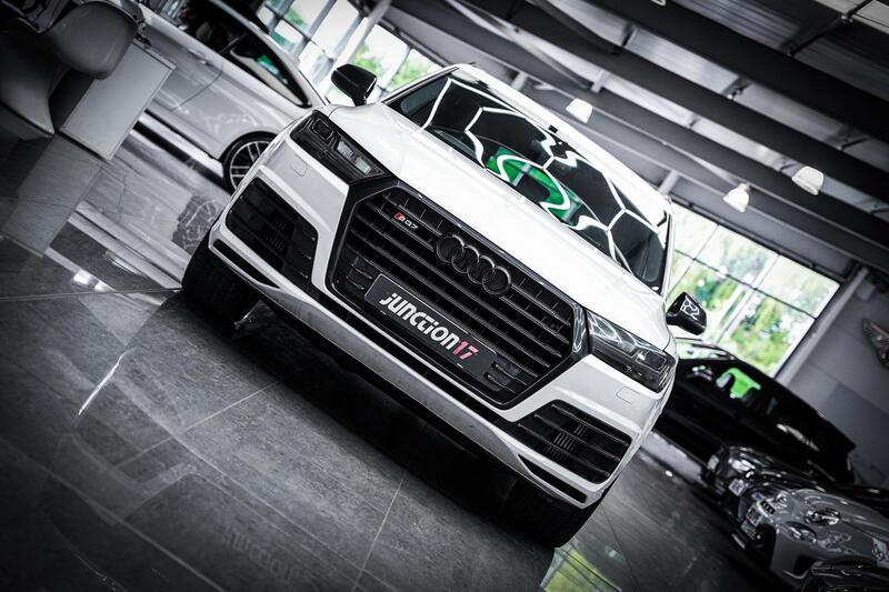 Audi Audi SQ7 view 3