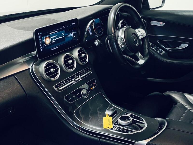 Mercedes-Benz C Class view 4