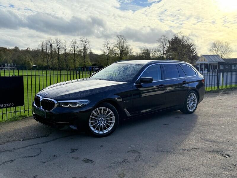 BMW 5 Series view 3